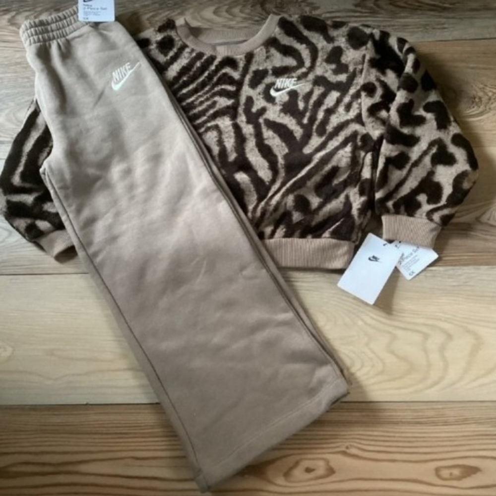 Nike Taupe Leopard Crew & Jogger Set Size 4(NWT)